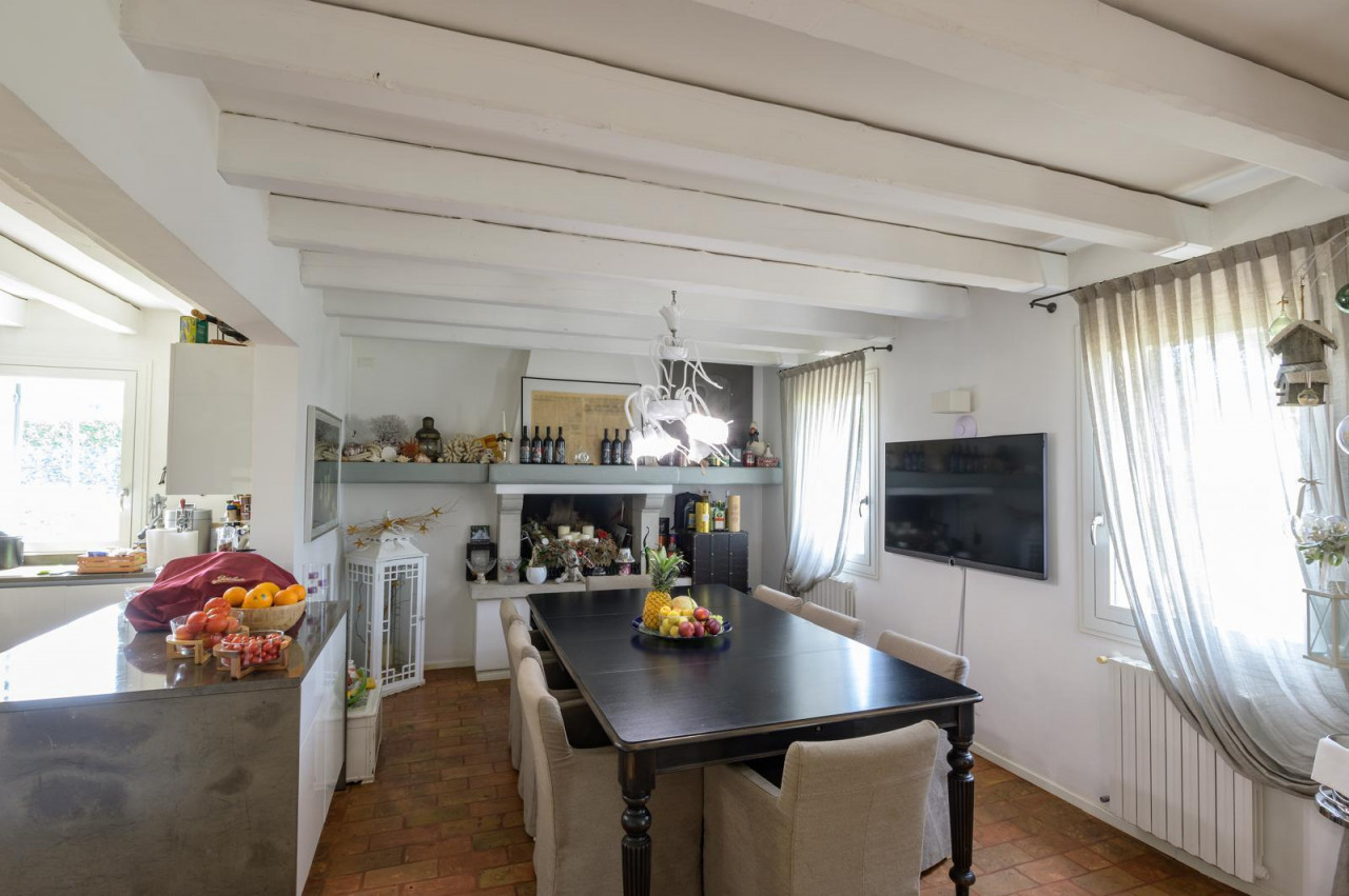 Prestigiosa Villa singola con parco e piscina: nuova modalità di acquisto — Foto 7