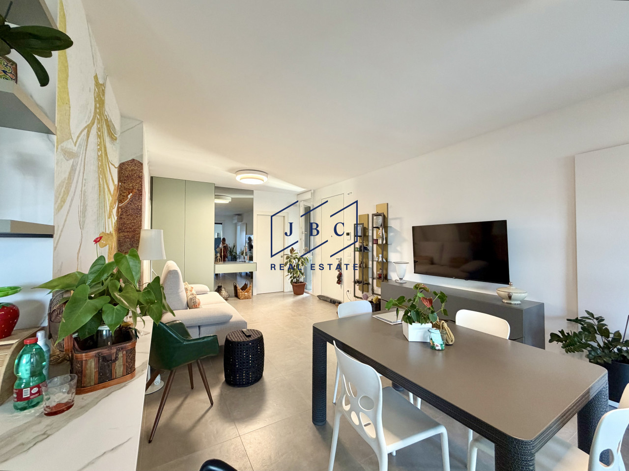 Nuovo Appartamento Trilocale con Terrazzo Vivibile — Foto 9