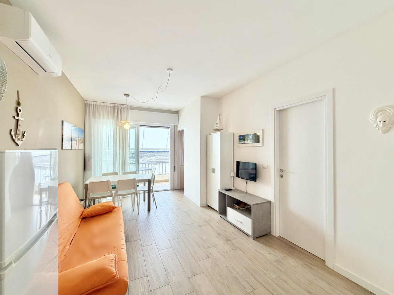 Appartamento Bilocale Ristrutturato con Terrazzo Abitabile — Foto 4