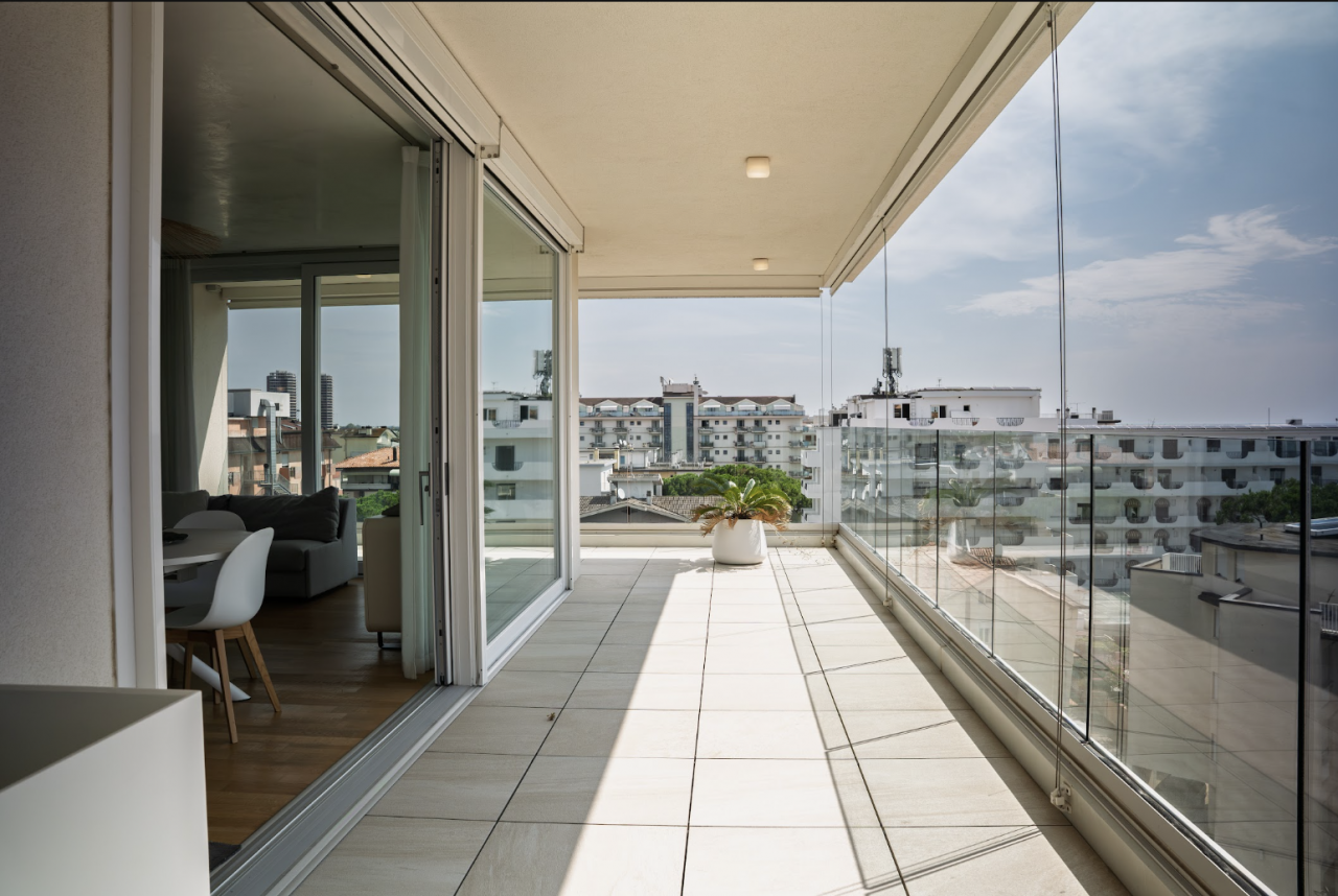 Attico Unico Al Piano | Piscina Panoramica – Jesolo — Foto 6