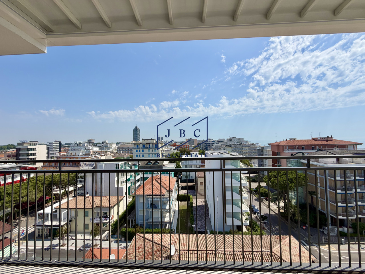 Appartamento di Nuova Costruzione con Vista Panoramica a Jesolo Lido — Foto 11