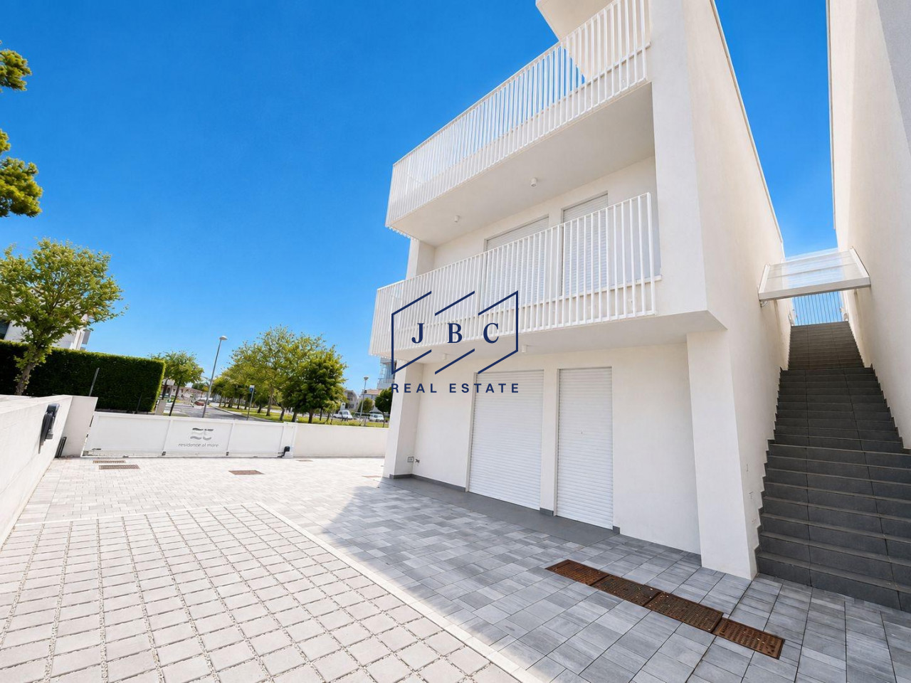 Appartamenti Trilocali con Terrazza o Giardino Privato a Jesolo — Foto 27