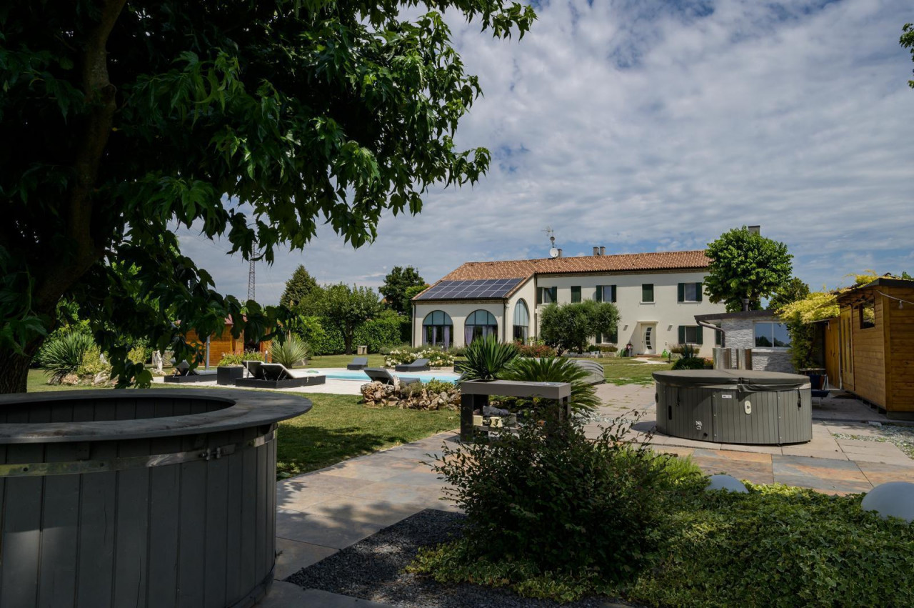 Prestigiosa Villa singola con parco e piscina: nuova modalità di acquisto — Foto 14
