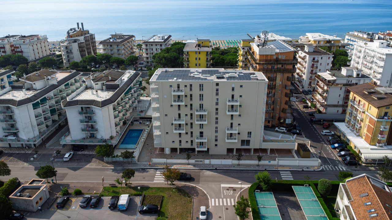 Nuovo Quadrilocale con Piscina - Jesolo Lido — Foto 30